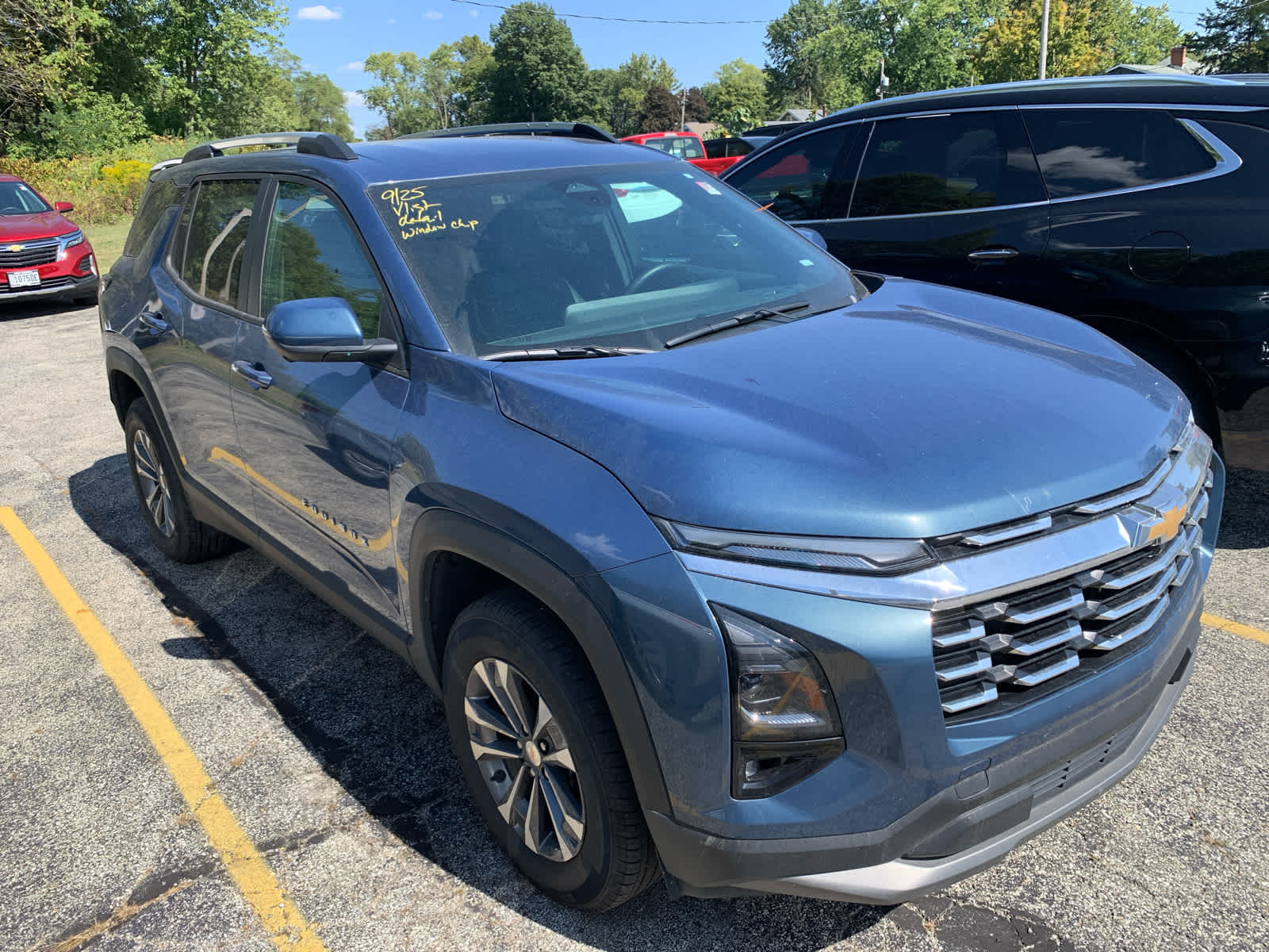 2025 Chevrolet Equinox LT photo 3