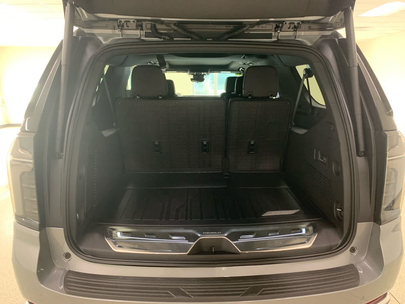 2026 Chevrolet Suburban High Country - Photo 10