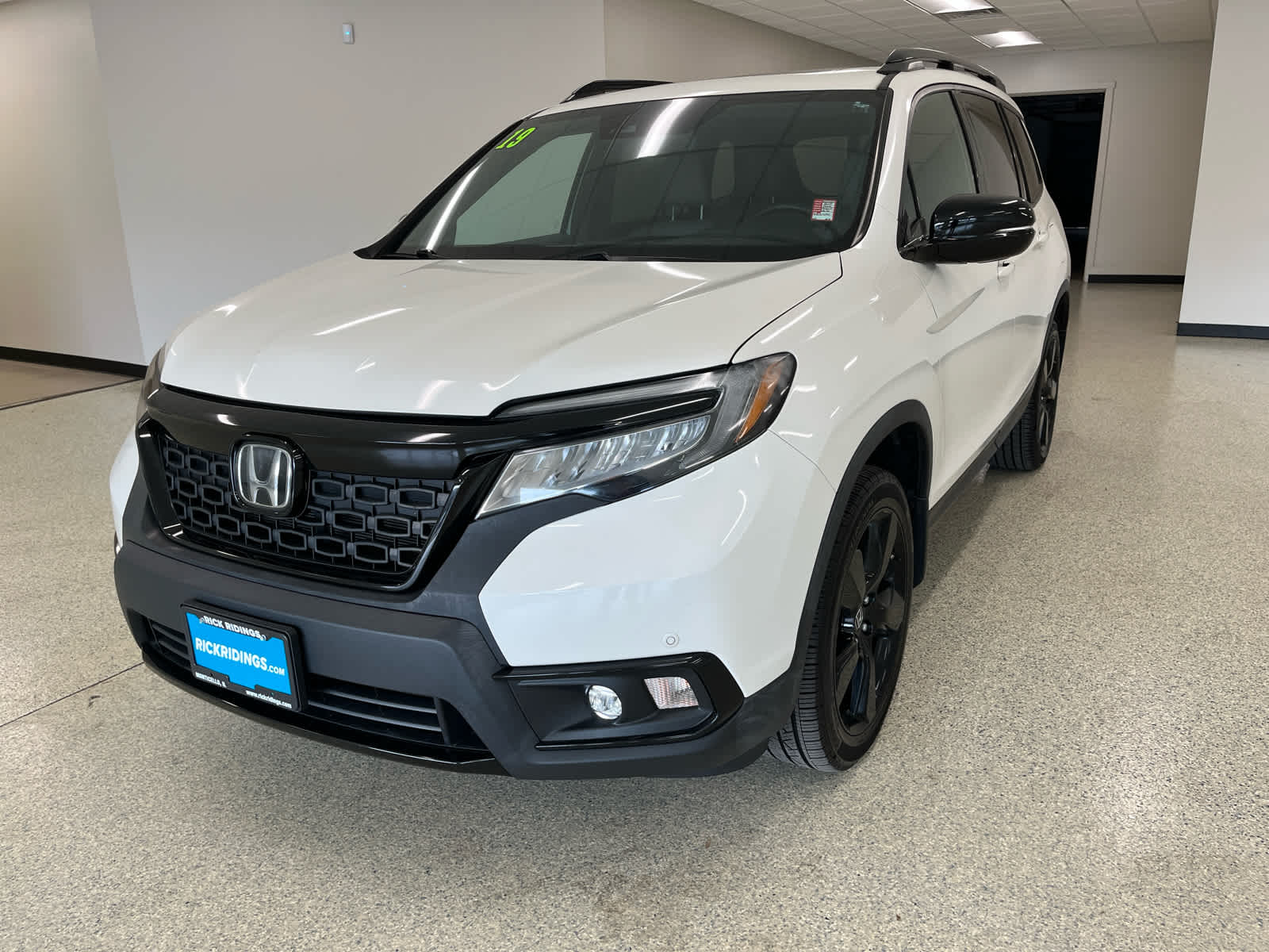 2019 Honda Passport Elite's photo