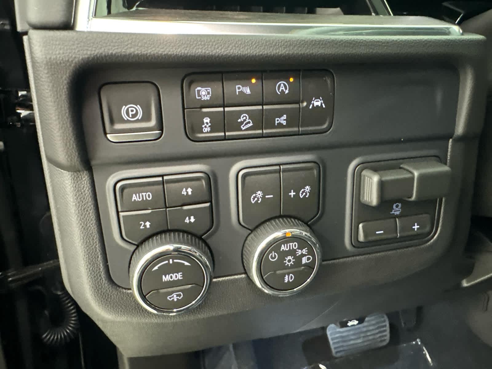 2026 Chevrolet Tahoe Z71 - Photo 29