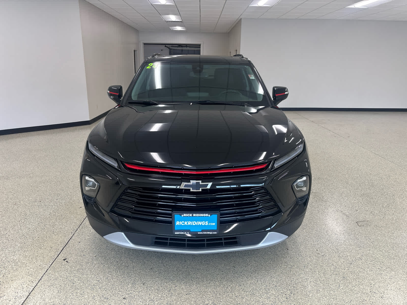 2024 Chevrolet Blazer 3LT photo 2