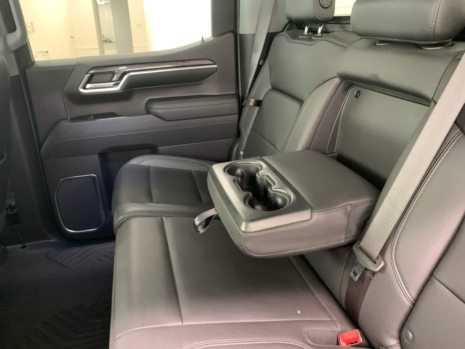 2023 Chevrolet Silverado 1500 LTZ - Photo 17