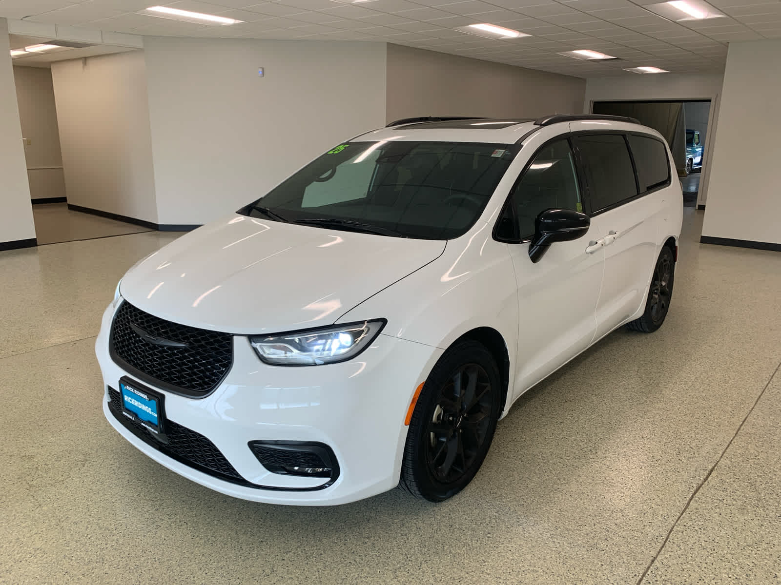  Chrysler Pacifica