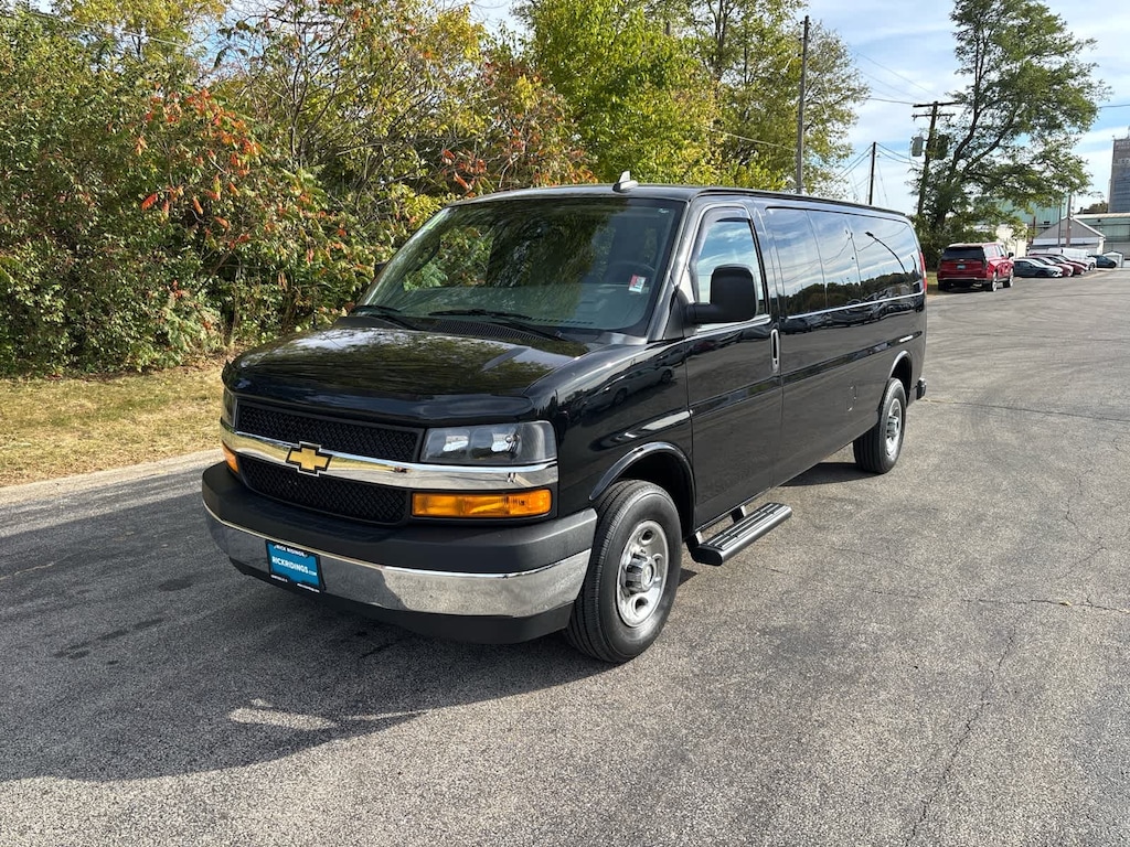 Used 2021 Chevrolet Express Passenger 3500 1LT Van Extended Passenger Van