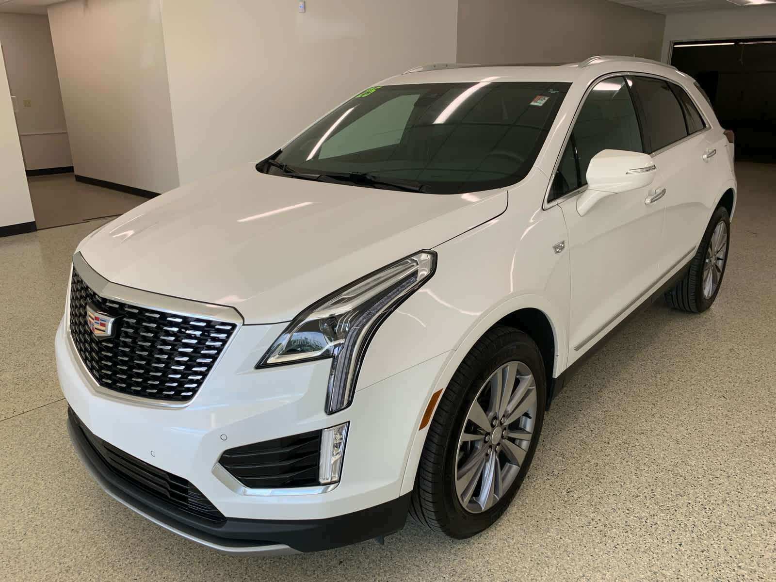 2025 Cadillac XT5 Premium Luxury photo 2