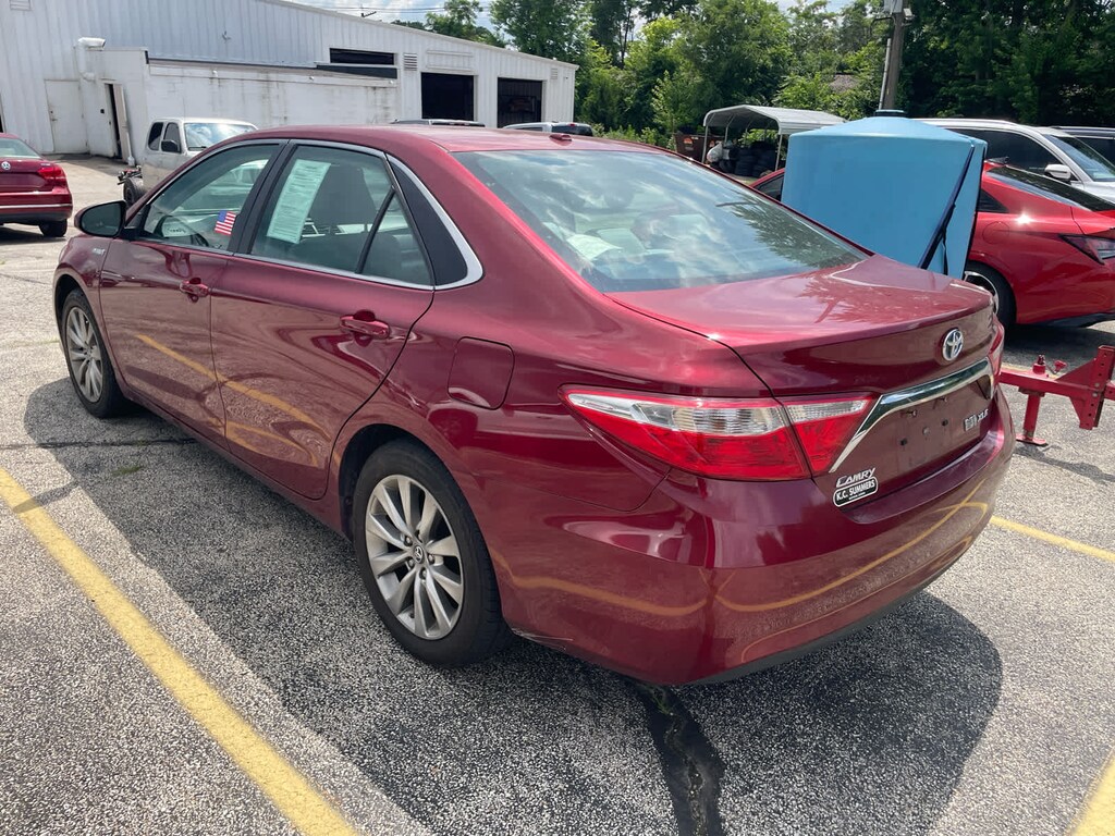 Used 2017 Toyota Camry Hybrid LE Sedan