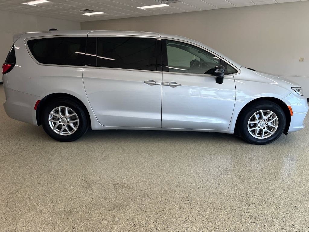 Used 2024 Chrysler Pacifica Touring L Van Passenger Van