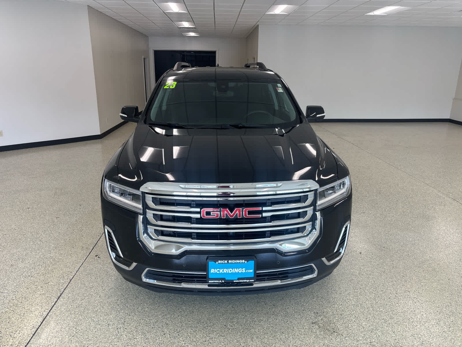 2023 Gmc Acadia SLE photo 2