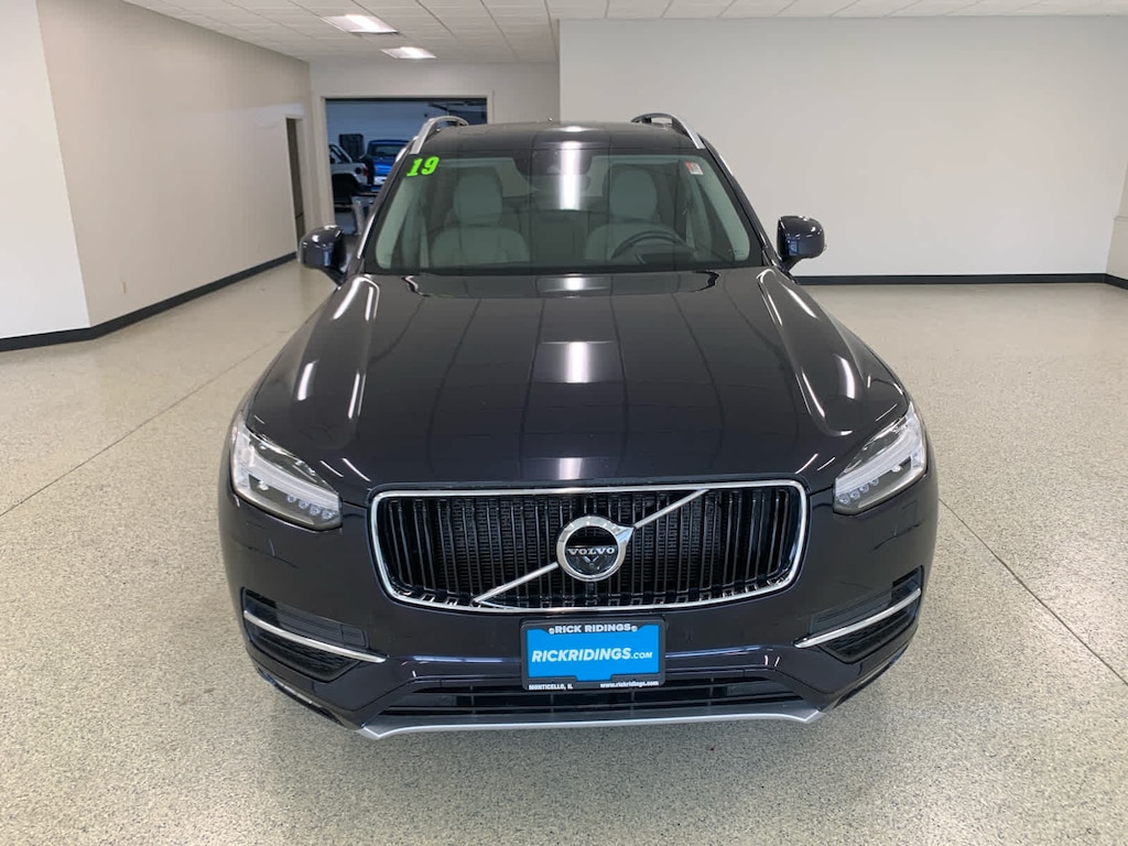 Used 2019 Volvo XC90 Momentum SUV