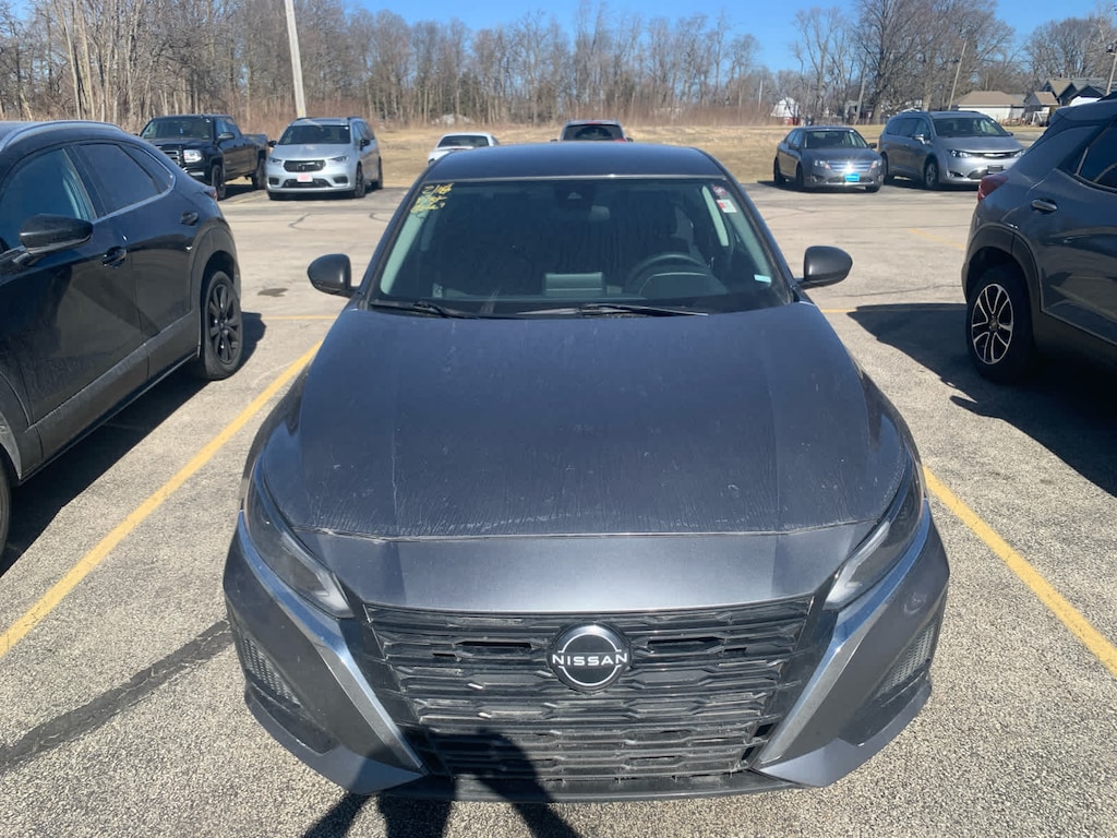 Used 2024 Nissan Altima 2.5 SV Sedan
