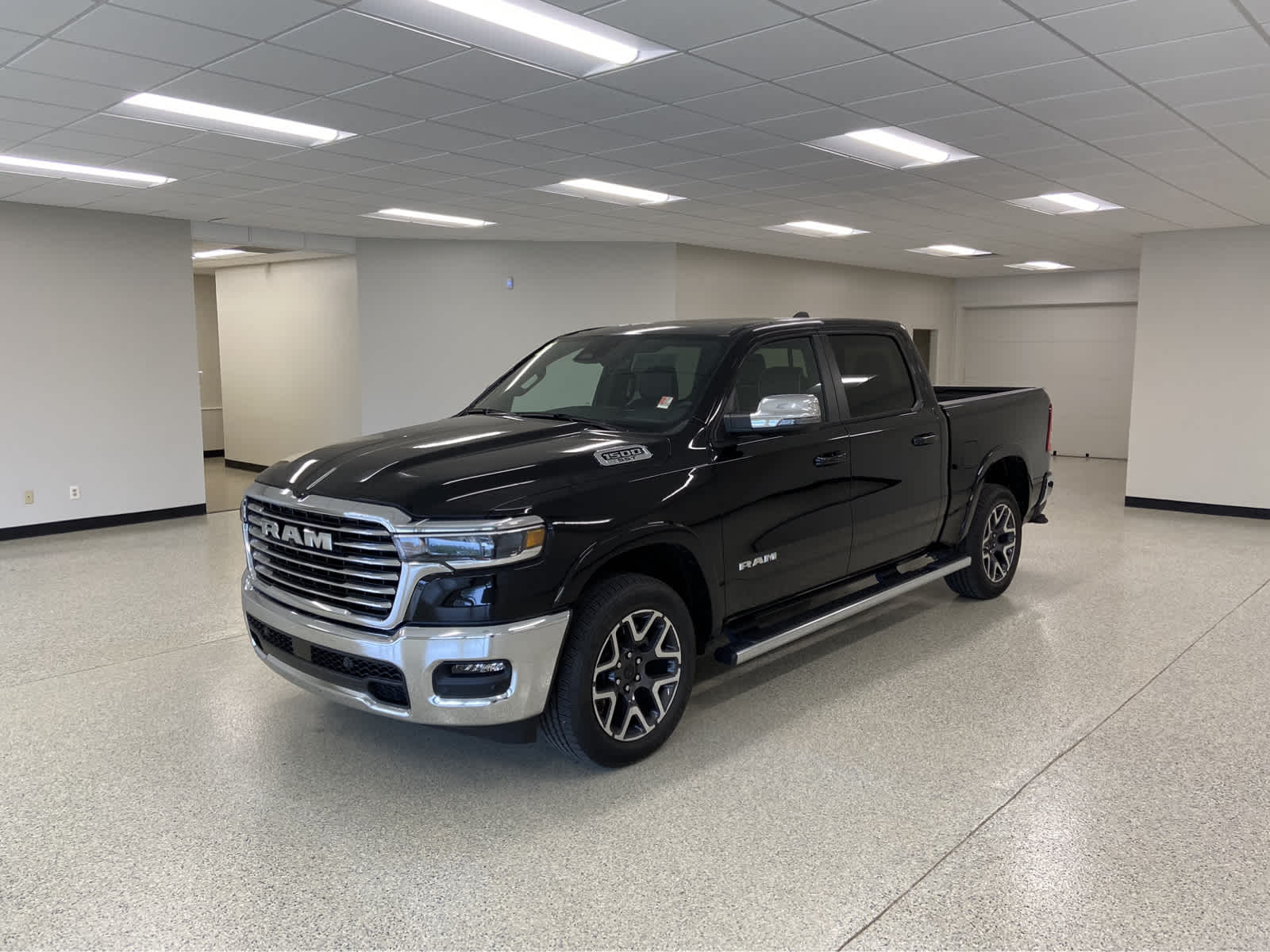 2025 RAM Ram 1500 Pickup Laramie's photo