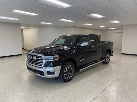 2025 Ram 1500 LARAMIE CREW CAB 4X4 5'7 BOX Pickup