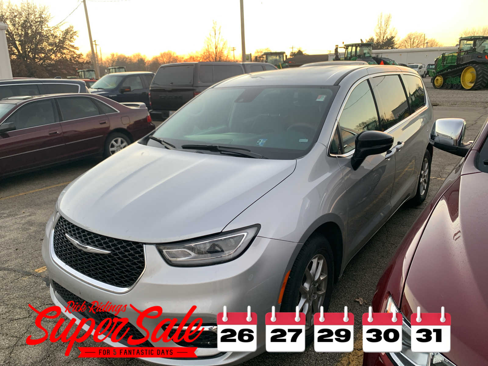 2024 Chrysler Pacifica Touring L's photo