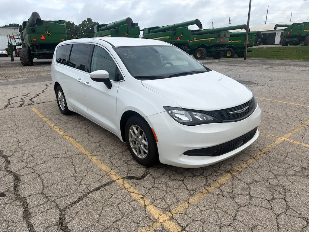 Used 2022 Chrysler Voyager LX FWD