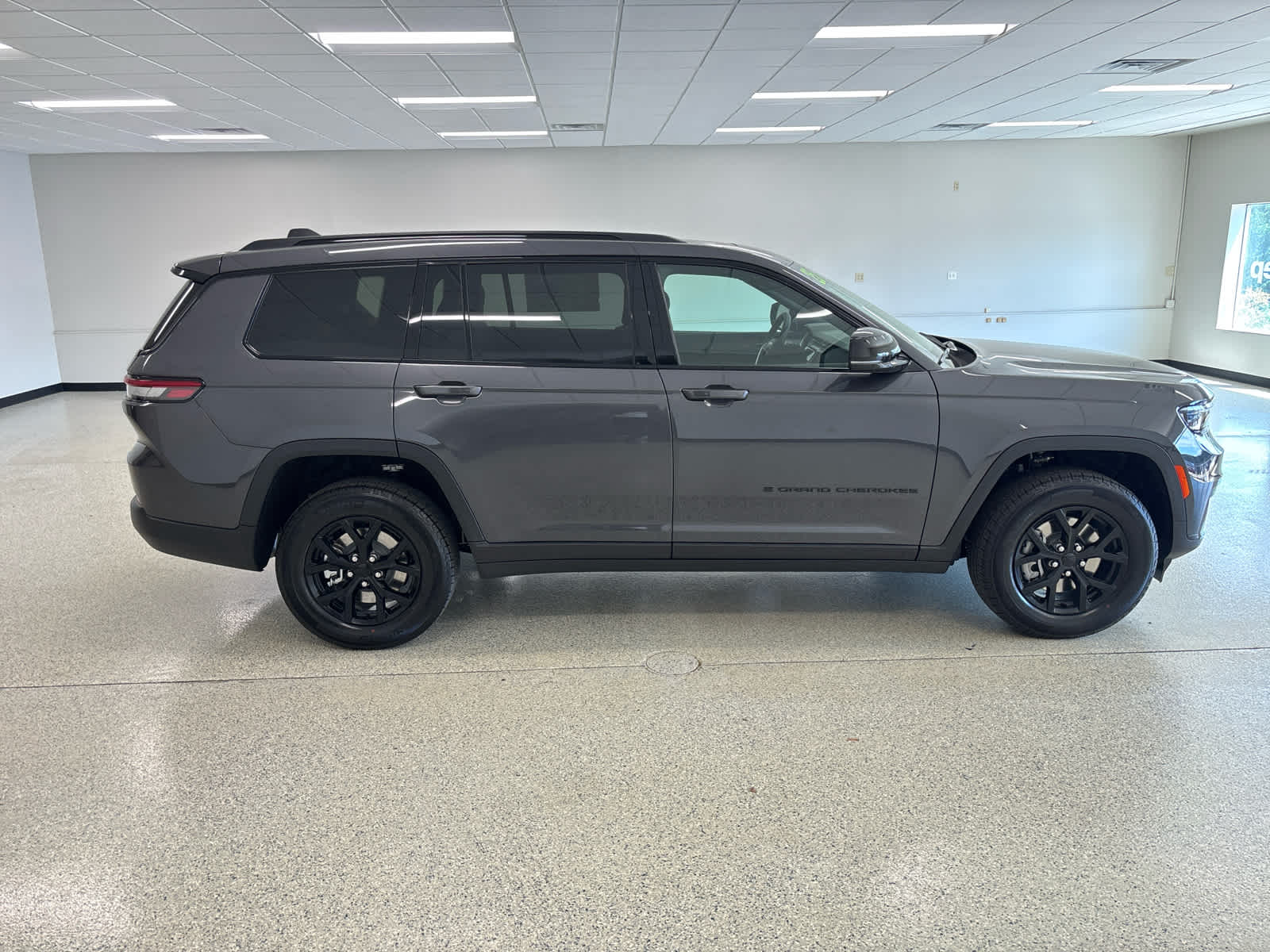 2025 Jeep Grand Cherokee Altitude X photo 4