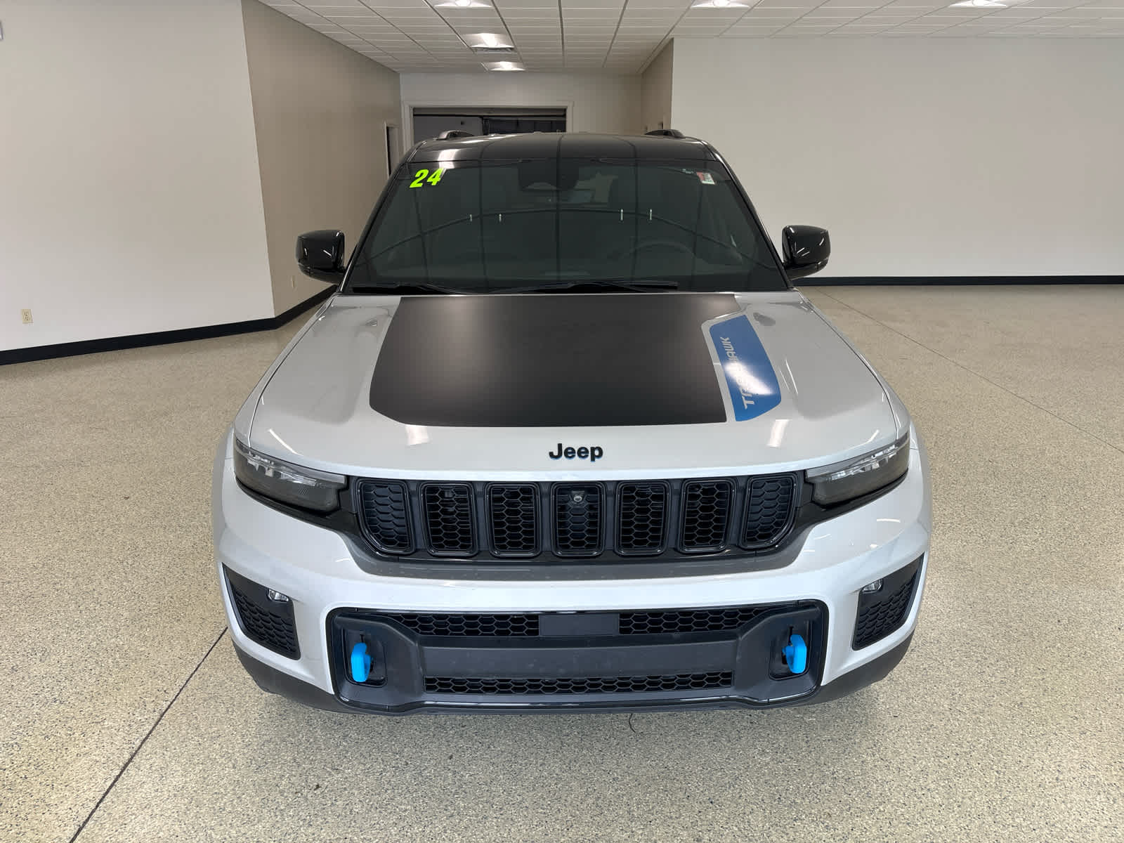 2024 Jeep Cherokee 4xe Trailhawk photo 3