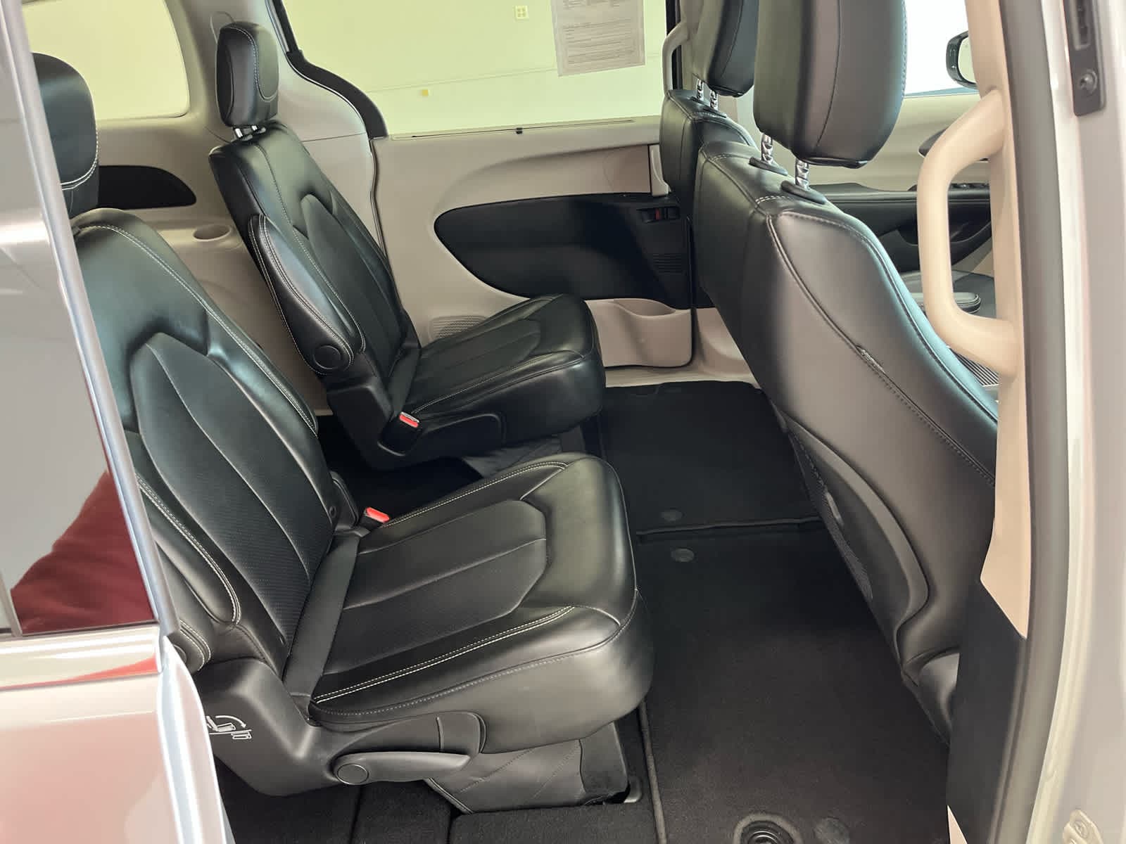 2024 Chrysler Pacifica Touring L - Photo 21