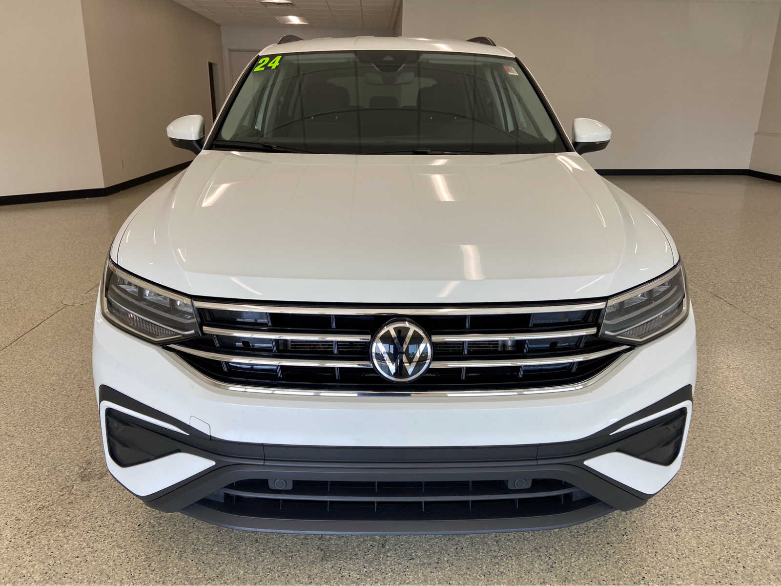 Used 2024 Volkswagen Tiguan S with VIN 3VVRB7AX0RM039981 for sale in Monticello, IL