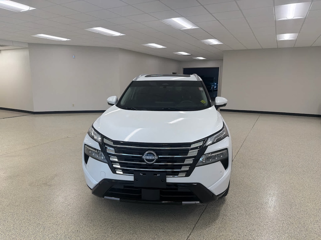Used 2024 Nissan Rogue Platinum AWD