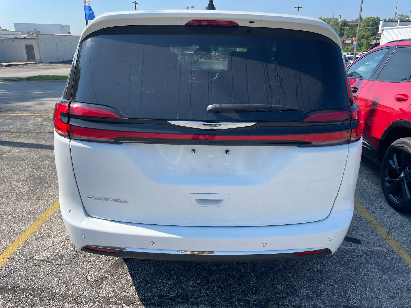 2023 Chrysler Pacifica Touring L photo 2
