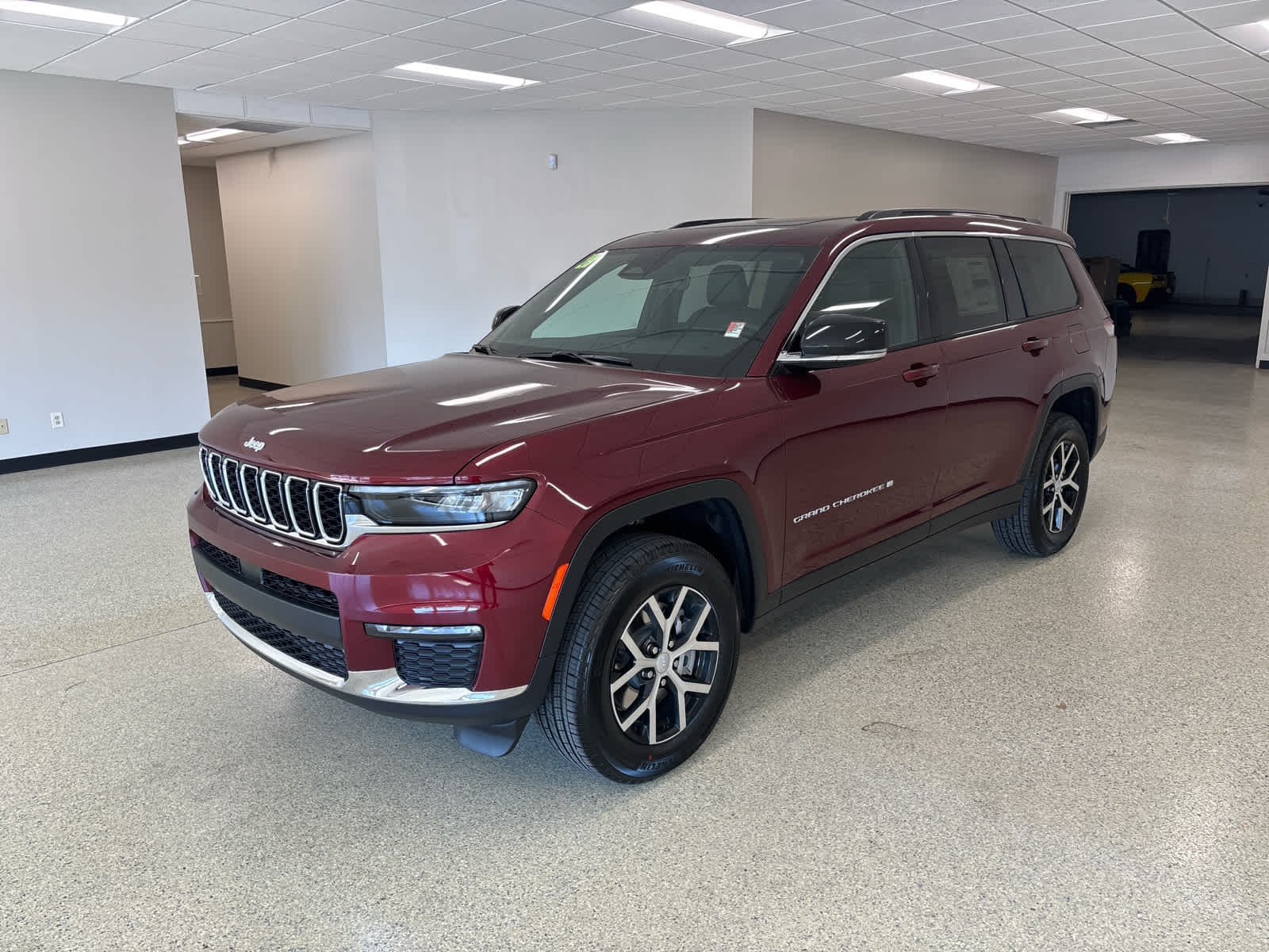 2025 Jeep Grand Cherokee L Limited's photo