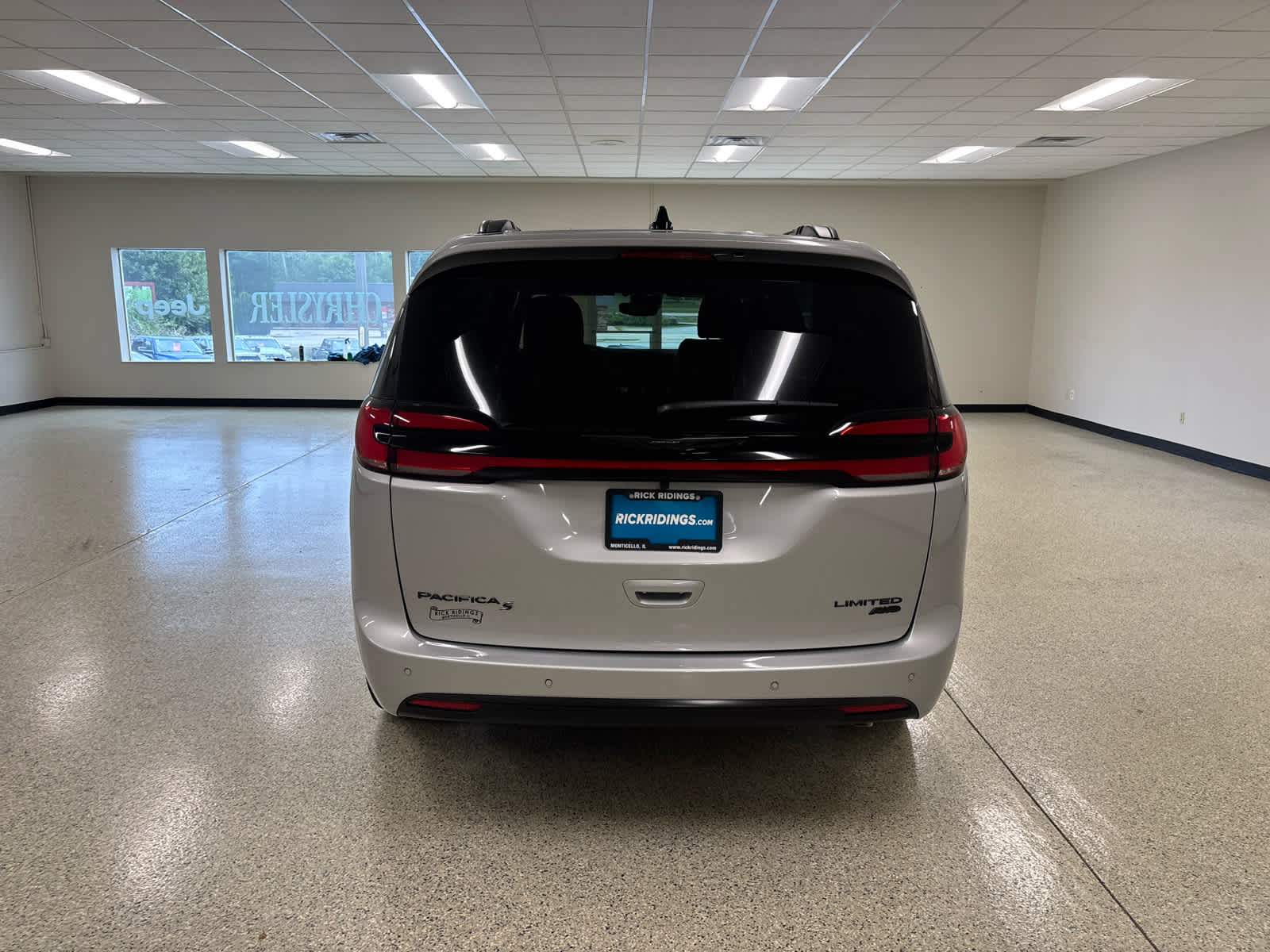 2026 Chrysler Pacifica Limited - Photo 6
