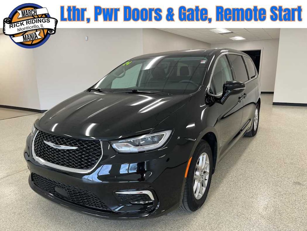 Used 2024 Chrysler Pacifica Touring L FWD