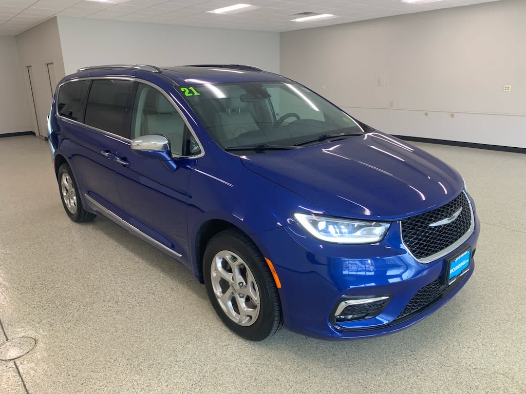 Used 2021 Chrysler Pacifica Limited AWD