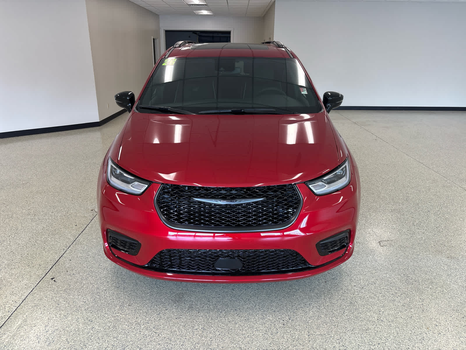 2026 Chrysler Pacifica Limited photo 2