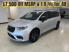 2026 Chrysler Pacifica LIMITED AWD Passenger Van