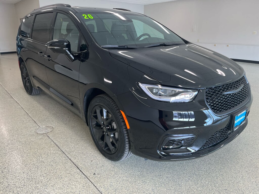 New 2026 Chrysler Pacifica LIMITED AWD Passenger Van
