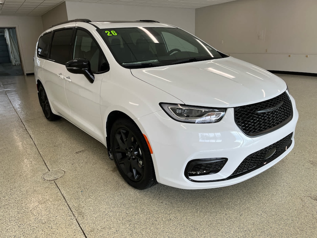 New 2026 Chrysler Pacifica LIMITED Passenger Van