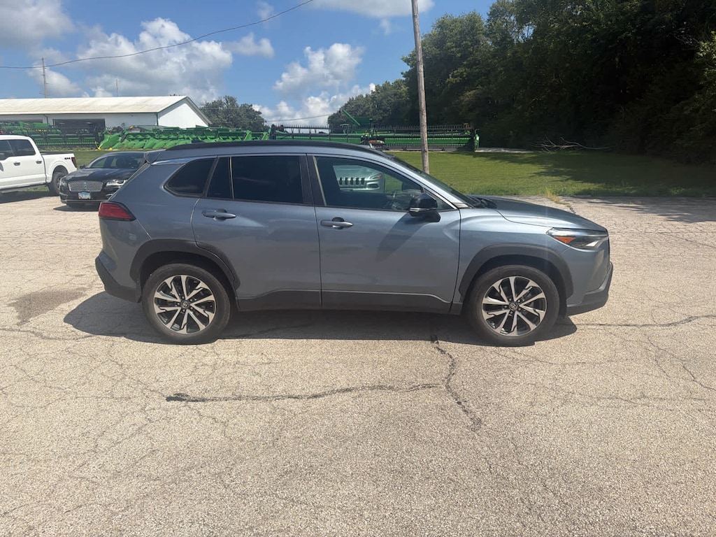 Used 2025 Toyota Corolla Cross XLE 2WD (Natl)