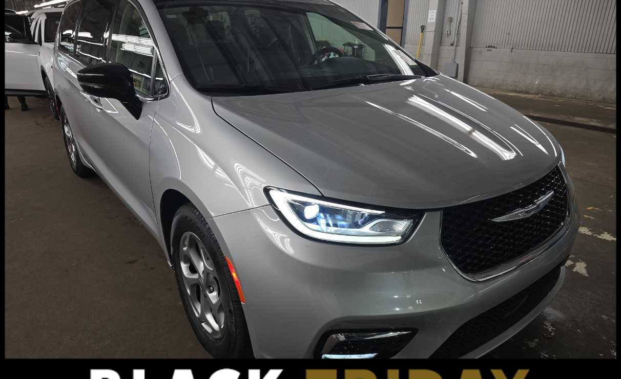 2024 Chrysler Pacifica Limited photo 2