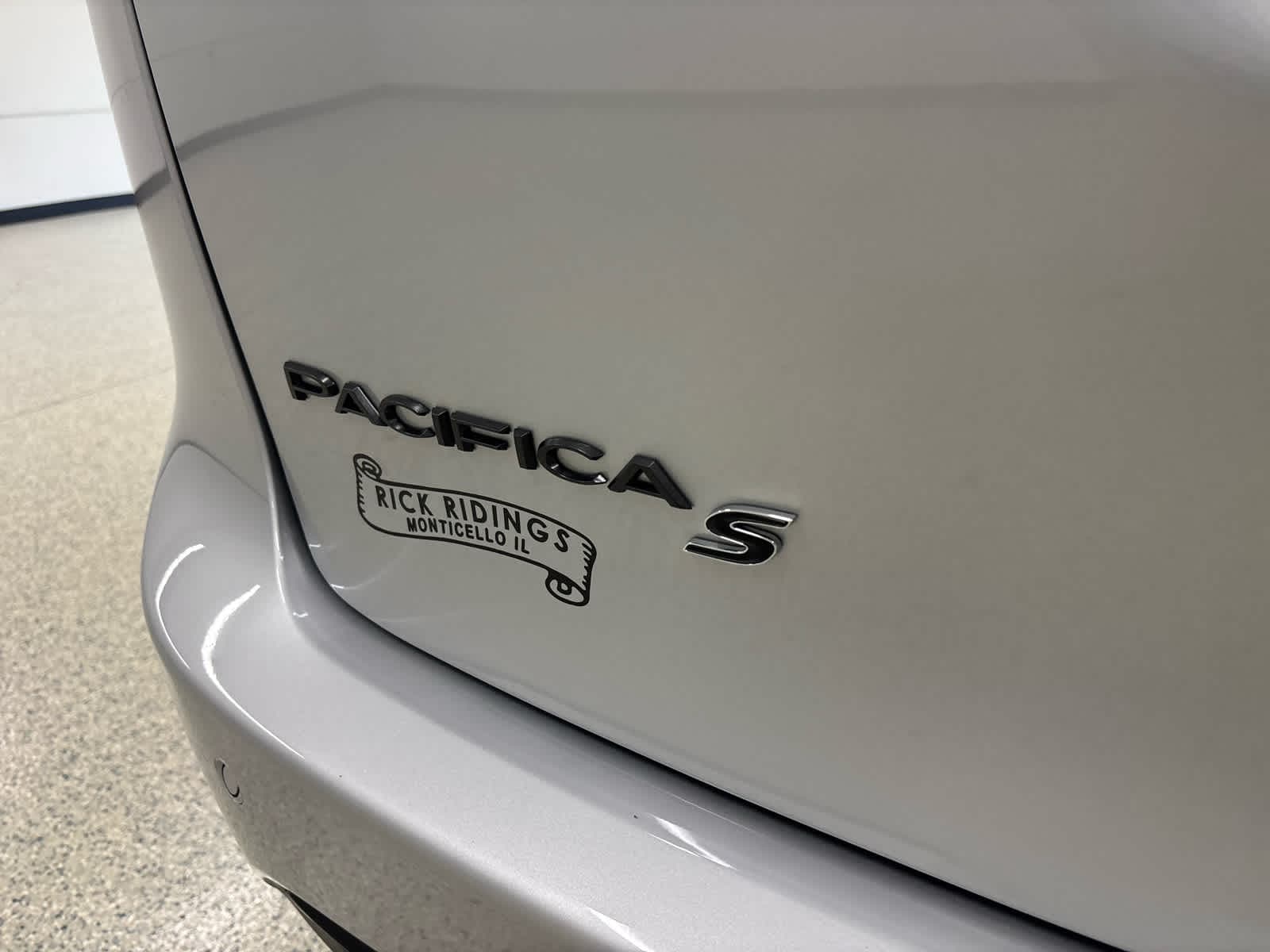 2026 Chrysler Pacifica Limited - Photo 12