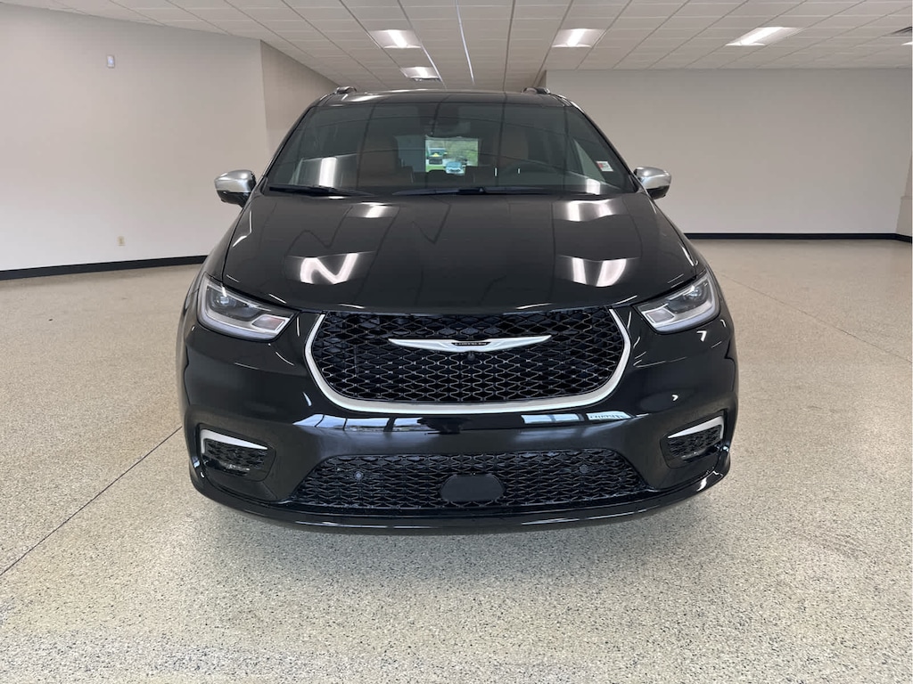 New 2026 Chrysler Pacifica PINNACLE Passenger Van