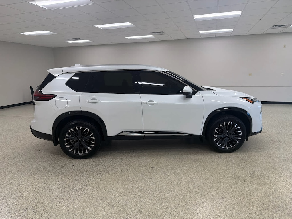 Used 2024 Nissan Rogue Platinum AWD