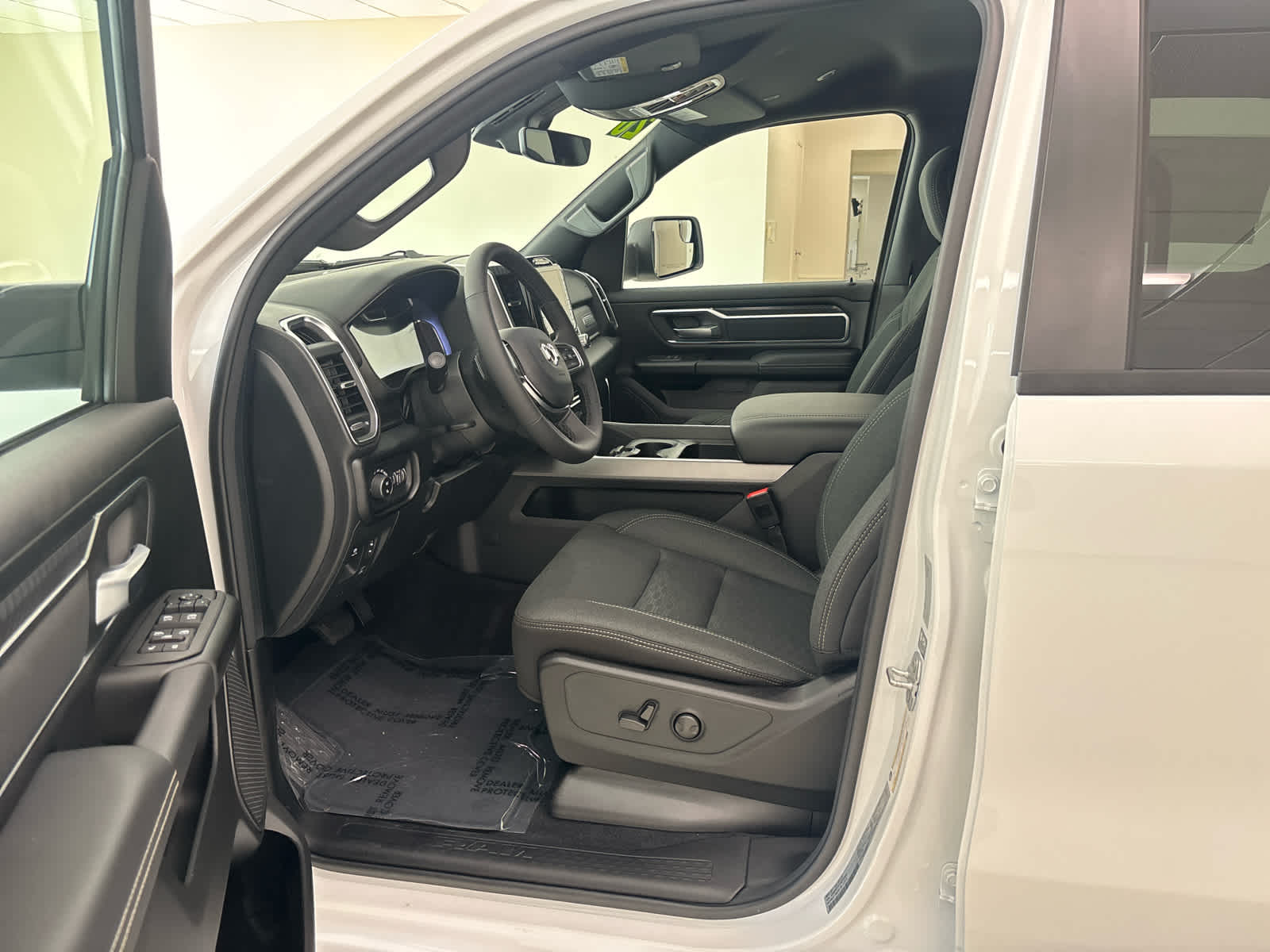 2026 RAM 1500 Big Horn/Lone Star - Photo 17
