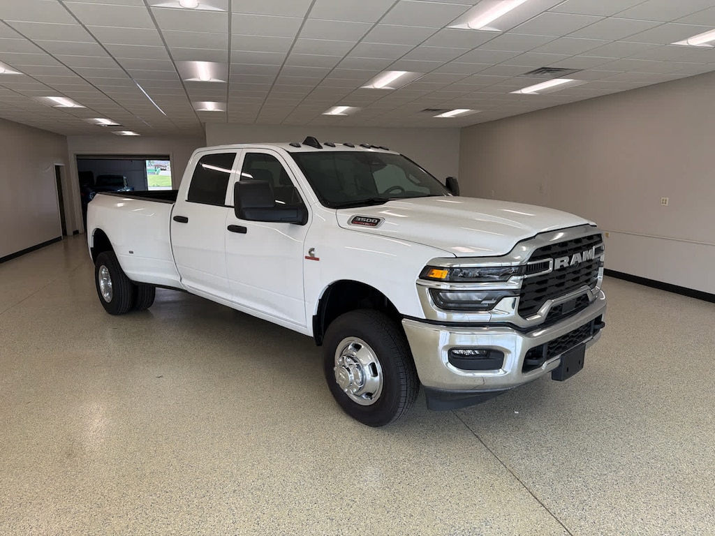 New 2026 Ram 3500 TRADESMAN CREW CAB 4X4 8' BOX Pickup