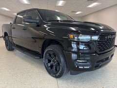 2026 Ram 1500 EXPRESS CREW CAB 4X4 5'7 BOX Pickup
