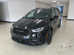 2026 Chrysler Pacifica SELECT AWD Passenger Van