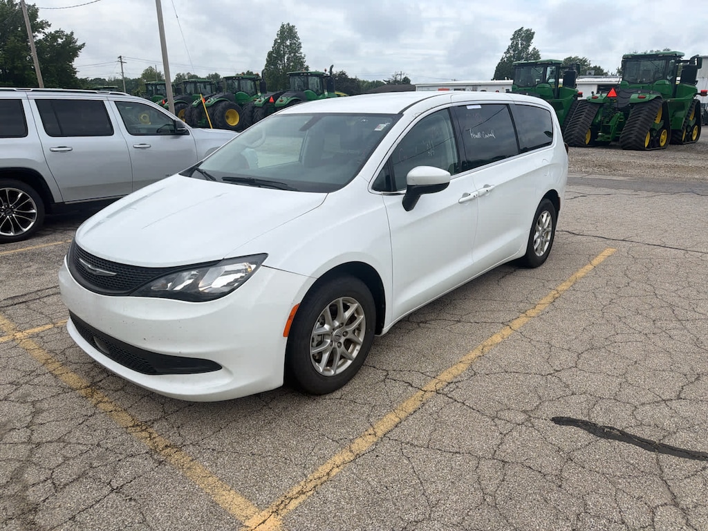 Used 2022 Chrysler Voyager LX FWD