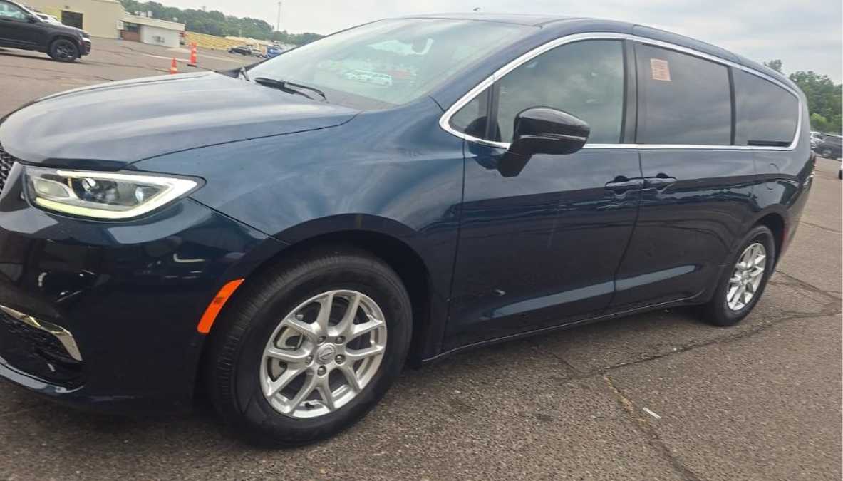  Chrysler Pacifica