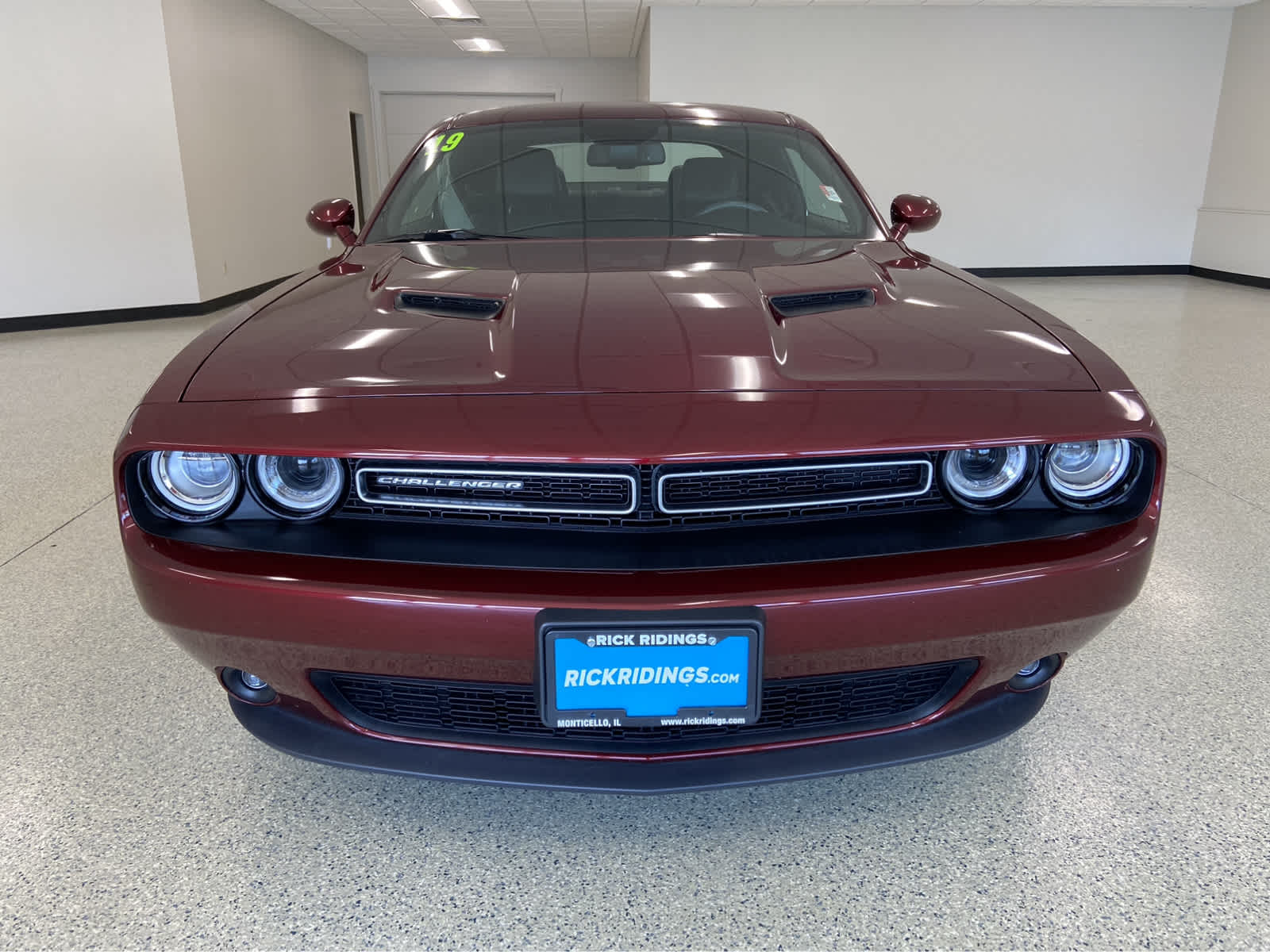 Used 2019 Dodge Challenger SXT with VIN 2C3CDZAG6KH626205 for sale in Monticello, IL