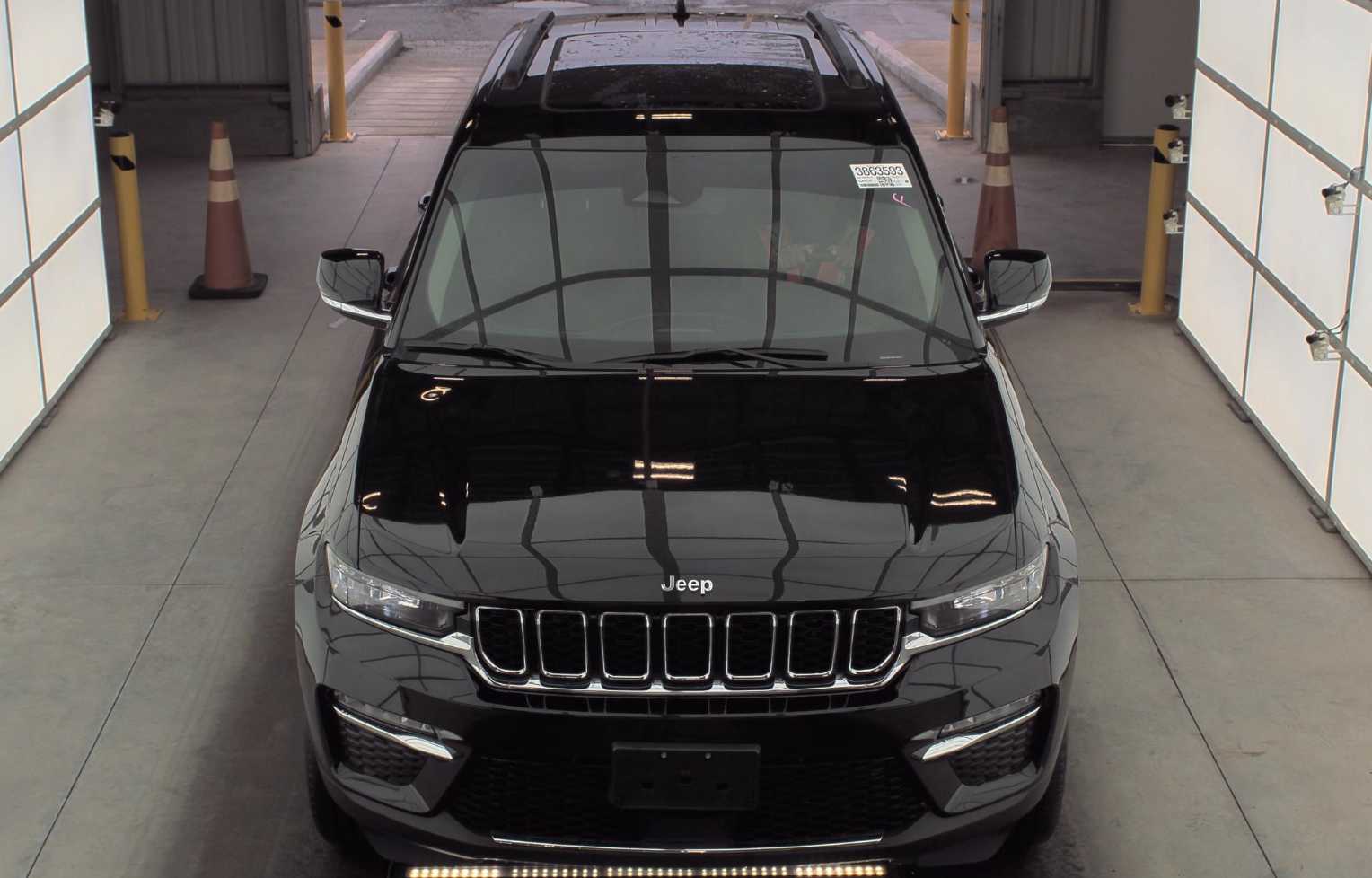 2022 Jeep Cherokee Limited 4xe photo 2