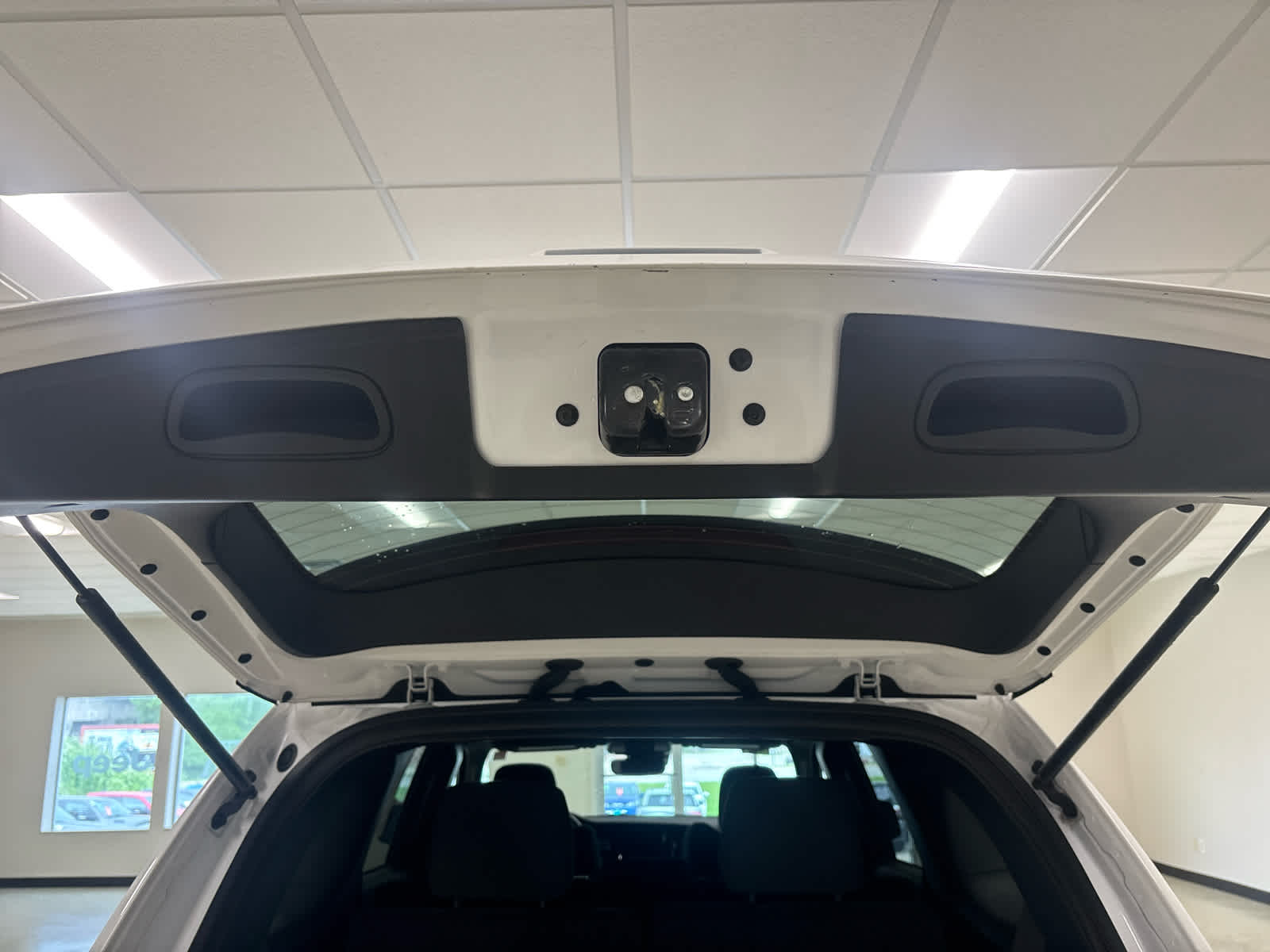 2024 Dodge Durango SXT - Photo 13