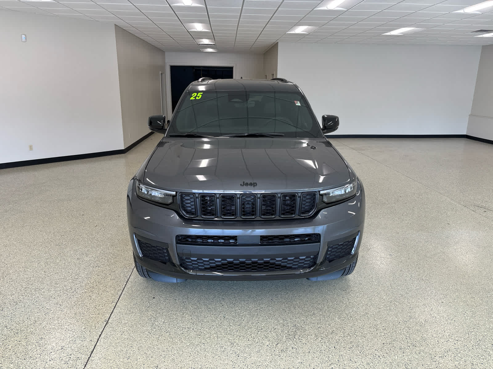 2025 Jeep Grand Cherokee Altitude X photo 2