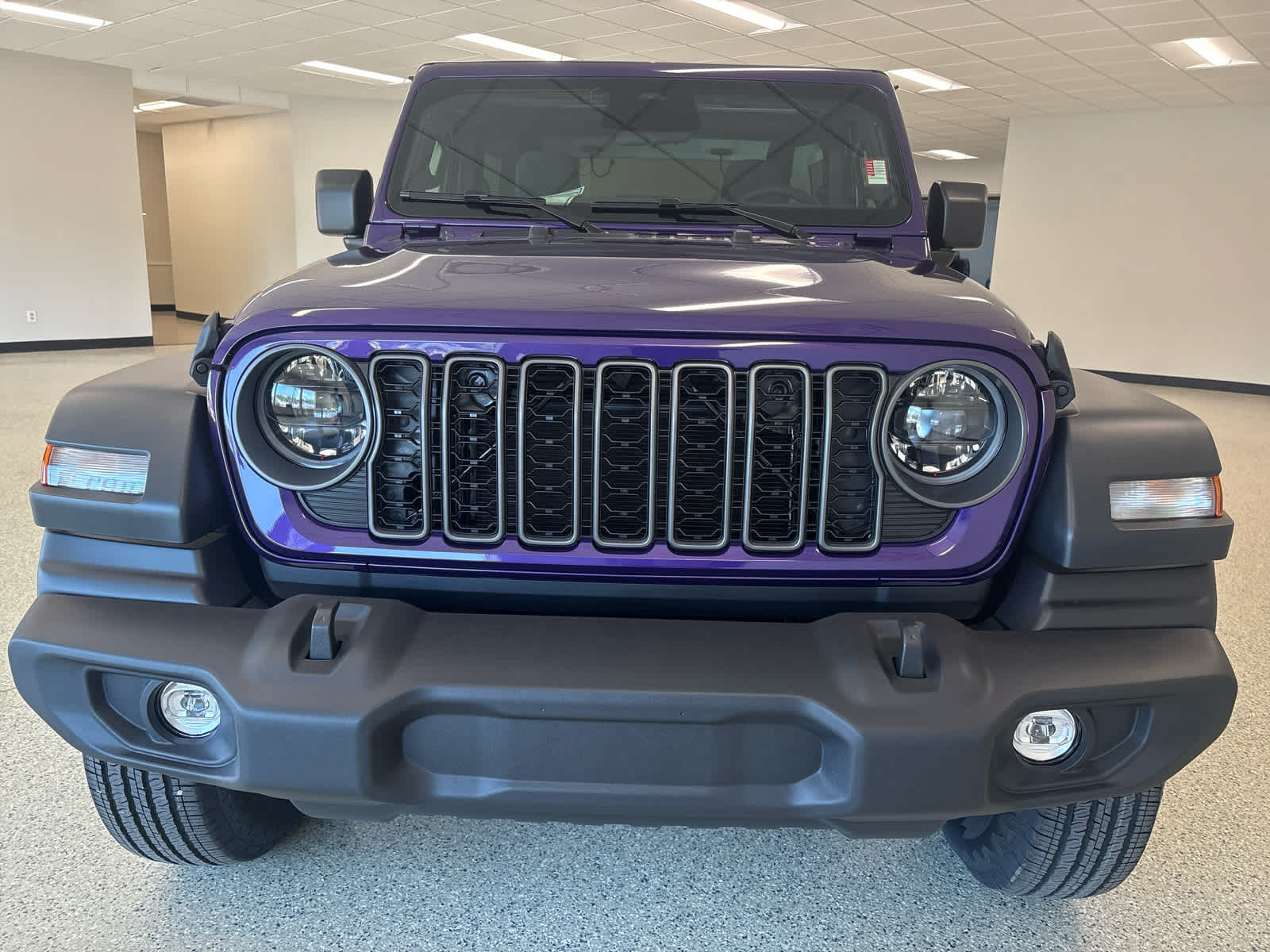 View vehicle photo 2