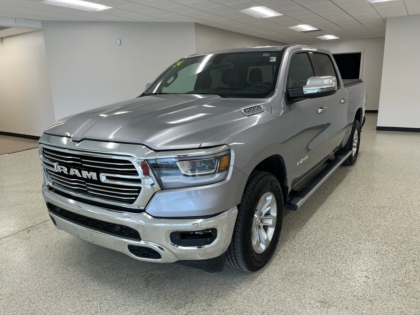 2024 RAM Ram 1500 Pickup Laramie's photo