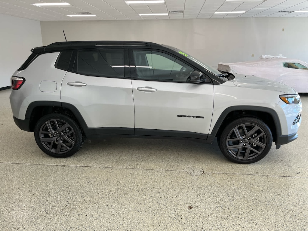 New 2026 Jeep Compass LIMITED ALTITUDE 4X4 Sport Utility